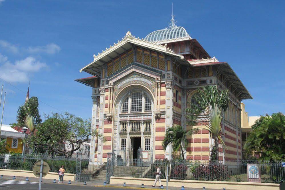 Ostello Centre International De Sejour Fort-de-France Esterno foto